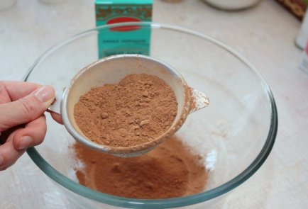 Шоколадно-карамельный бисквит на минералке