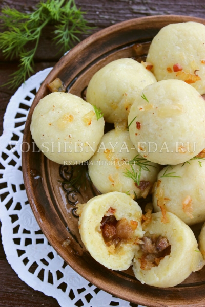 Картофельные кнедлики с беконом 