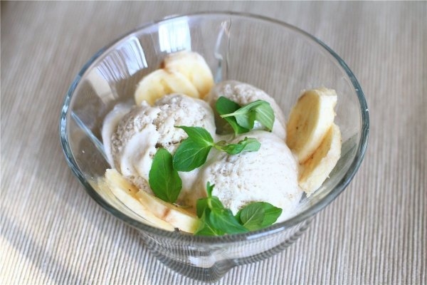 Сливочно-банановое мороженое с коньяком