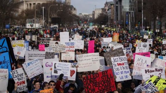 Сотни тысяч американцев вышли на "марши за жизни"