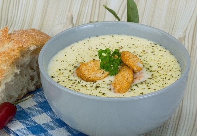 Сырный суп с плавленным сырком и куриной грудкой «Морское дно» 