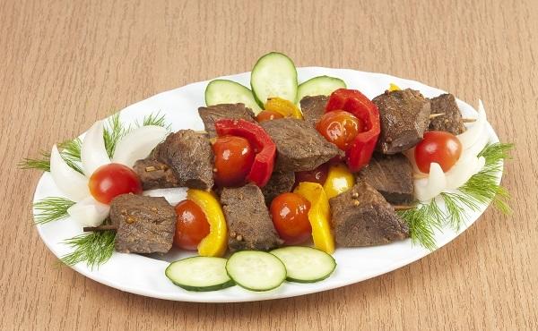 По-шашлычку: 10 лучших рецептов мяса для пикника 