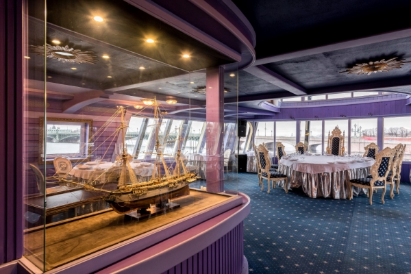 Рестораны на воде: романтика премиум-класса на берегах Невы
