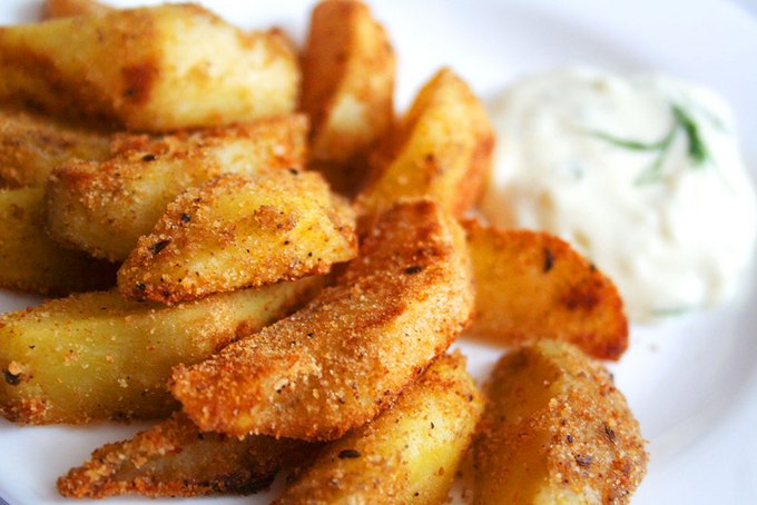 Вкусные и ароматные картофельные дольки. Можно приготовить на ужин или к приходу гостей! 