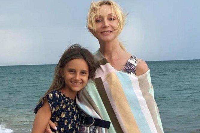 
                            «Мама, у нас тут олень!»: Кристина Орбакайте с дочерью сняли на пляже «хулигана»
                        