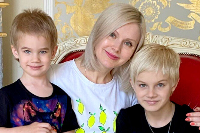 
                            «Такие беленькие трое»: поп-звезда Натали с сыновьями восхитили поклонников
                        