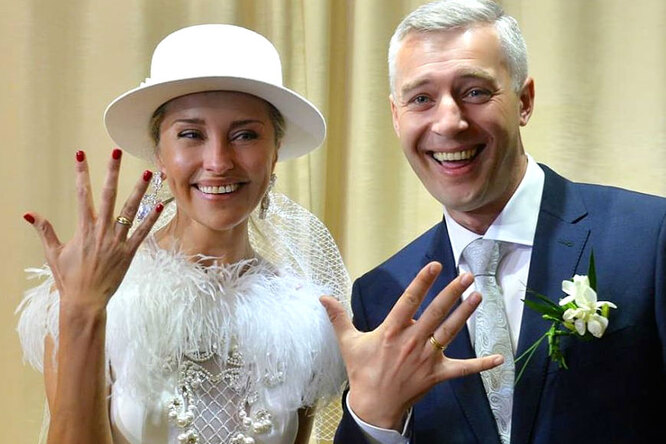 
                            «Убить хотела, развестись - нет!»: экс-жена Башарова показала фото новой свадьбы
                        