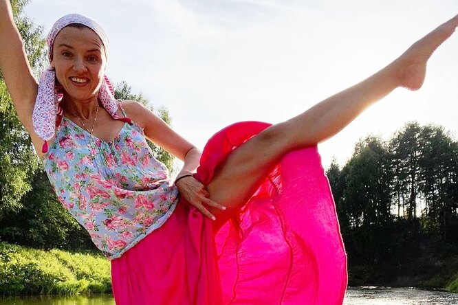 
                            «Волочкова плачет»: Ксения Алферова в прозрачной юбке закинула ногу выше головы
                        