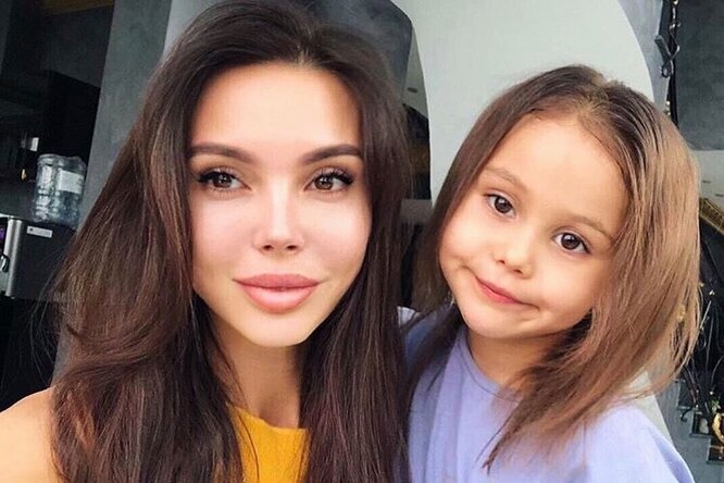 
                            «Лея идет на хитрость»: Оксана Самойлова показала уморительную выходку дочери
                        